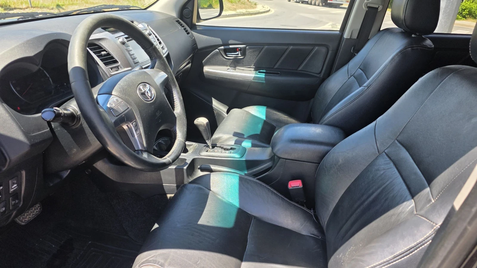 Toyota Hilux 3, 0 D-4D 4X4 EURO 5 B, снимка 7 - Автомобили и джипове - 55231140