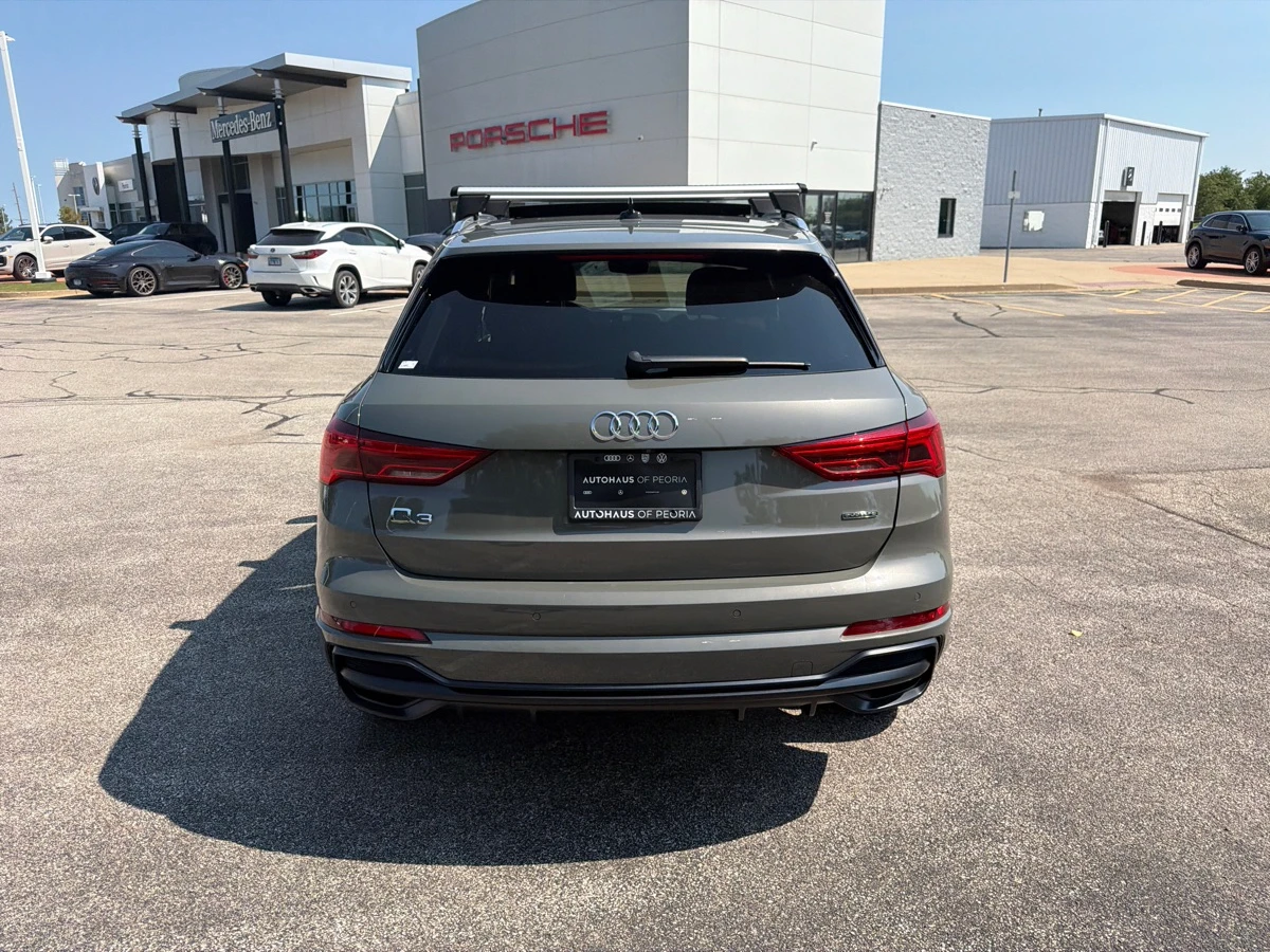 Audi Q3 Premium Plus S-Line 45 TFSI, снимка 4 - Автомобили и джипове - 55542068