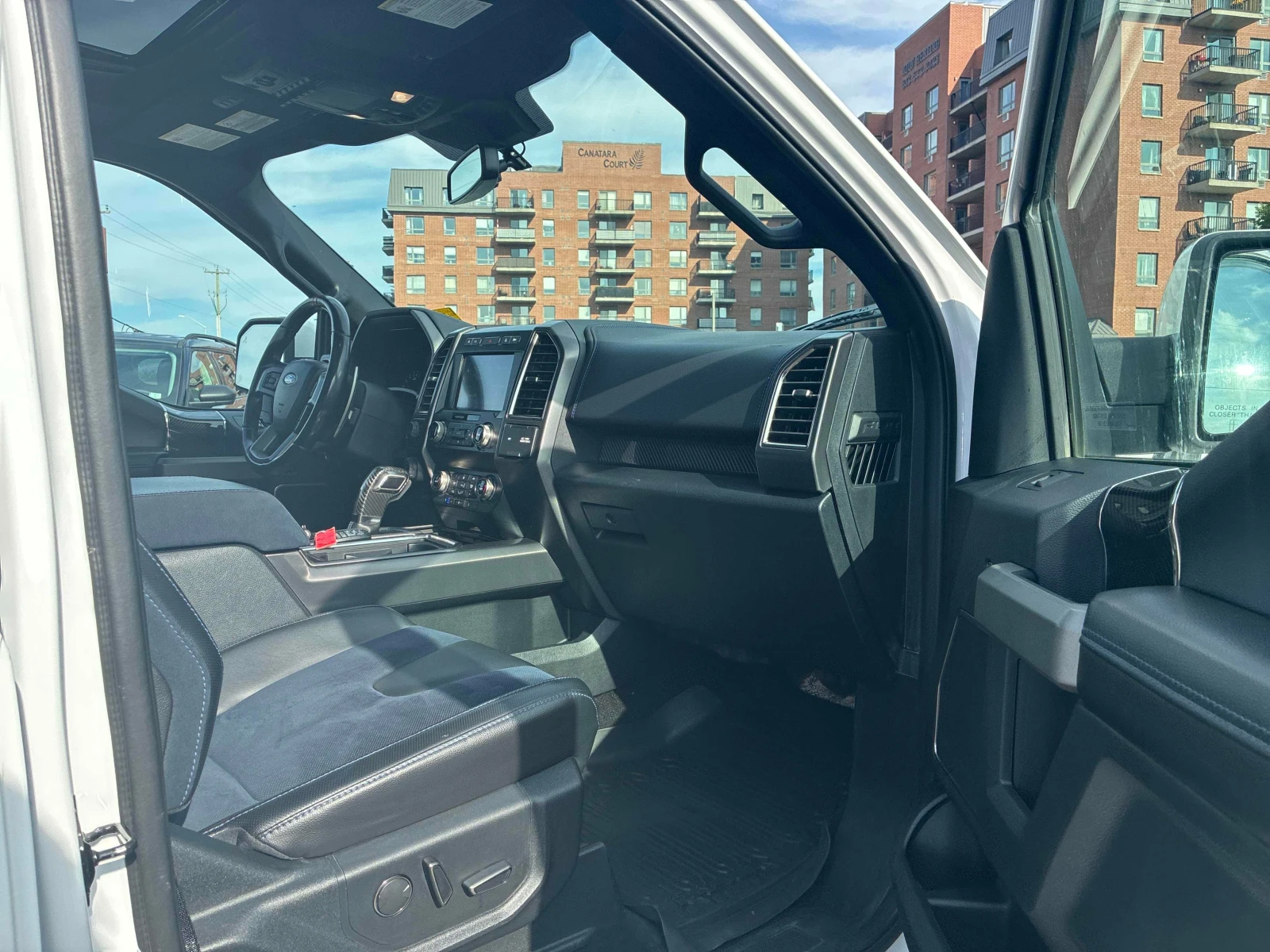 Ford F150  Raptor * CARFAX * БЕЗ ПЪРВОНАЧАЛНА ВНОСКА, снимка 17 - Автомобили и джипове - 56134922