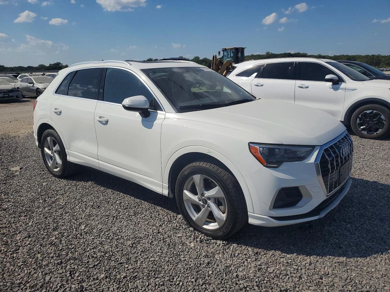 Audi Q3 2.0l Premium 40, снимка 4 - Автомобили и джипове - 56485273