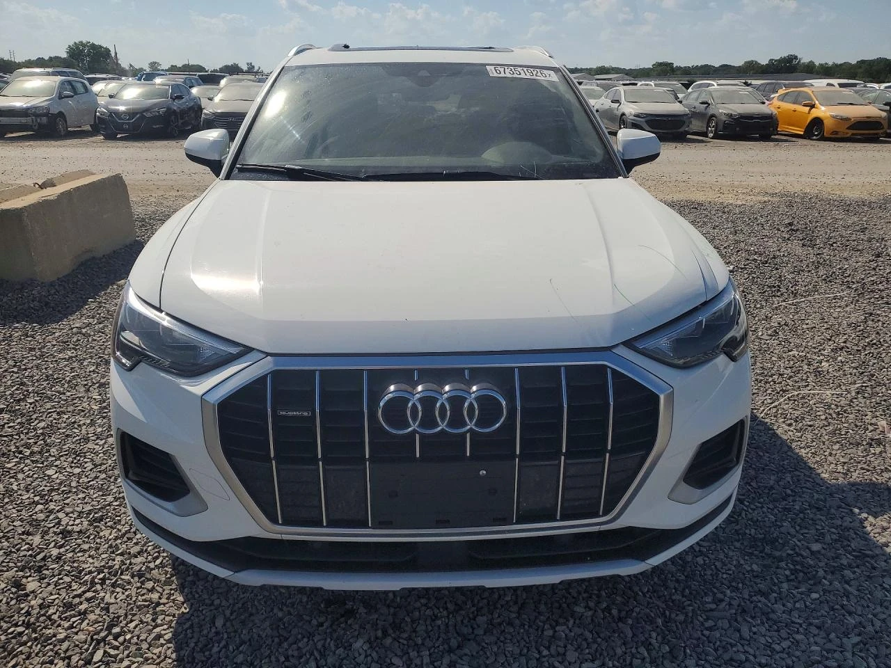 Audi Q3 2.0l Premium 40, снимка 5 - Автомобили и джипове - 56485273