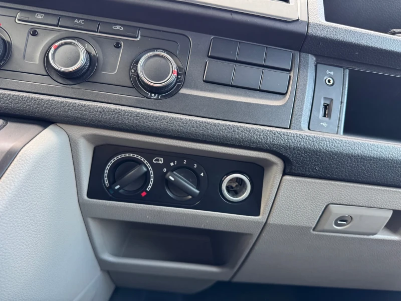 VW T6 2.0TDI 150k.c. TOP БЕЗ ЗАБЕЛЕЖКИ , снимка 12 - Бусове и автобуси - 52021888