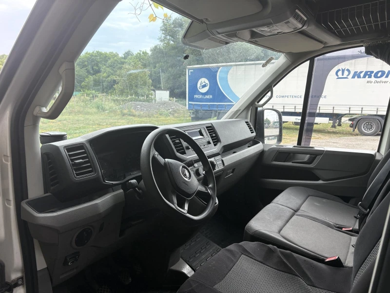 VW Crafter, снимка 11 - Бусове и автобуси - 52545673
