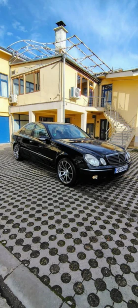 Mercedes-Benz E 220, снимка 5