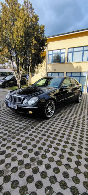 Mercedes-Benz E 220, снимка 6