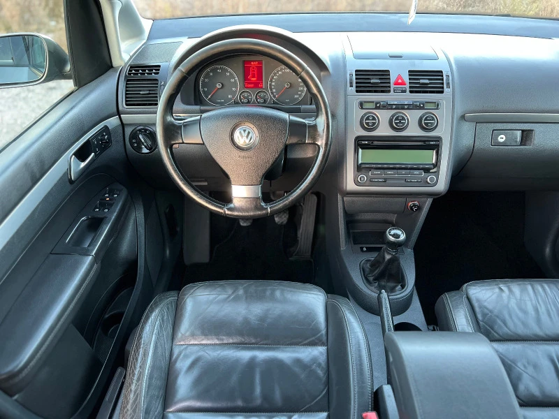 VW Touran 1.4Tsi Кожа , снимка 10 - Автомобили и джипове - 44858804