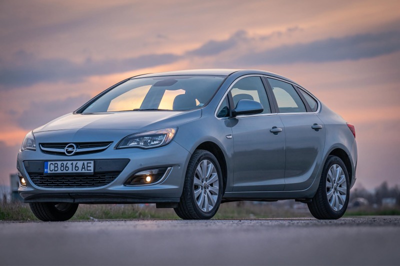 Opel Astra 1.6 CDTI, снимка 6 - Автомобили и джипове - 44837261