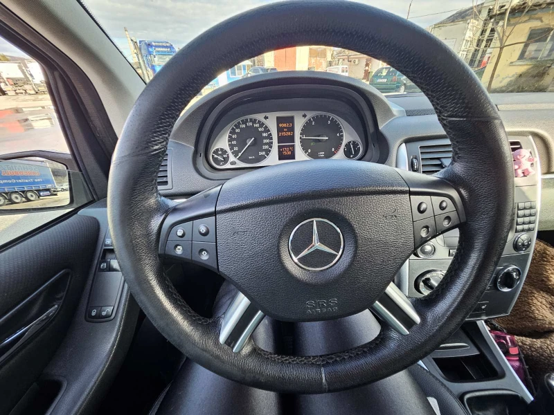 Mercedes-Benz B 180, снимка 6 - Автомобили и джипове - 48814404