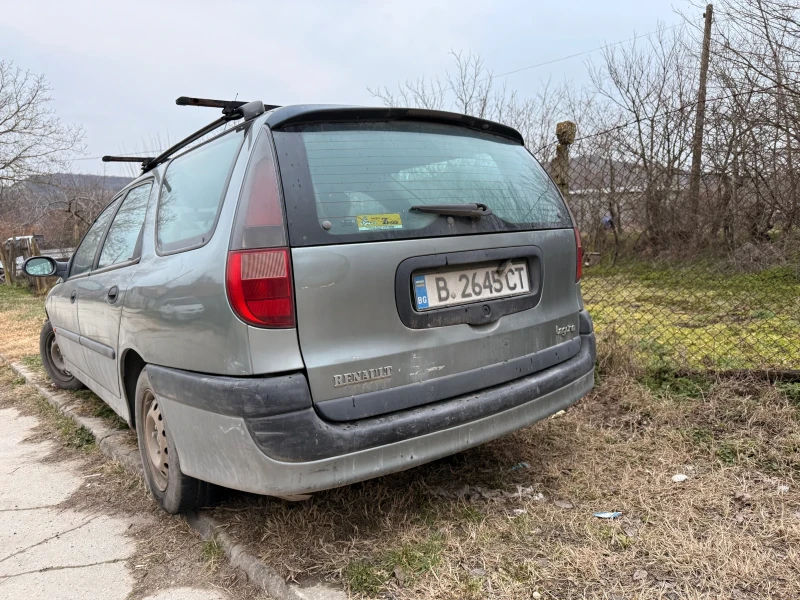 Renault Laguna 1.8 Бензин, снимка 5 - Автомобили и джипове - 49416462