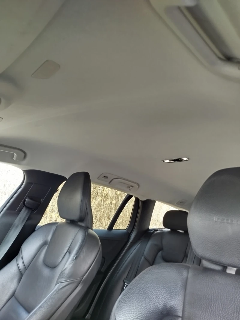 Volvo V60 D4 4x4, снимка 14 - Автомобили и джипове - 52418693