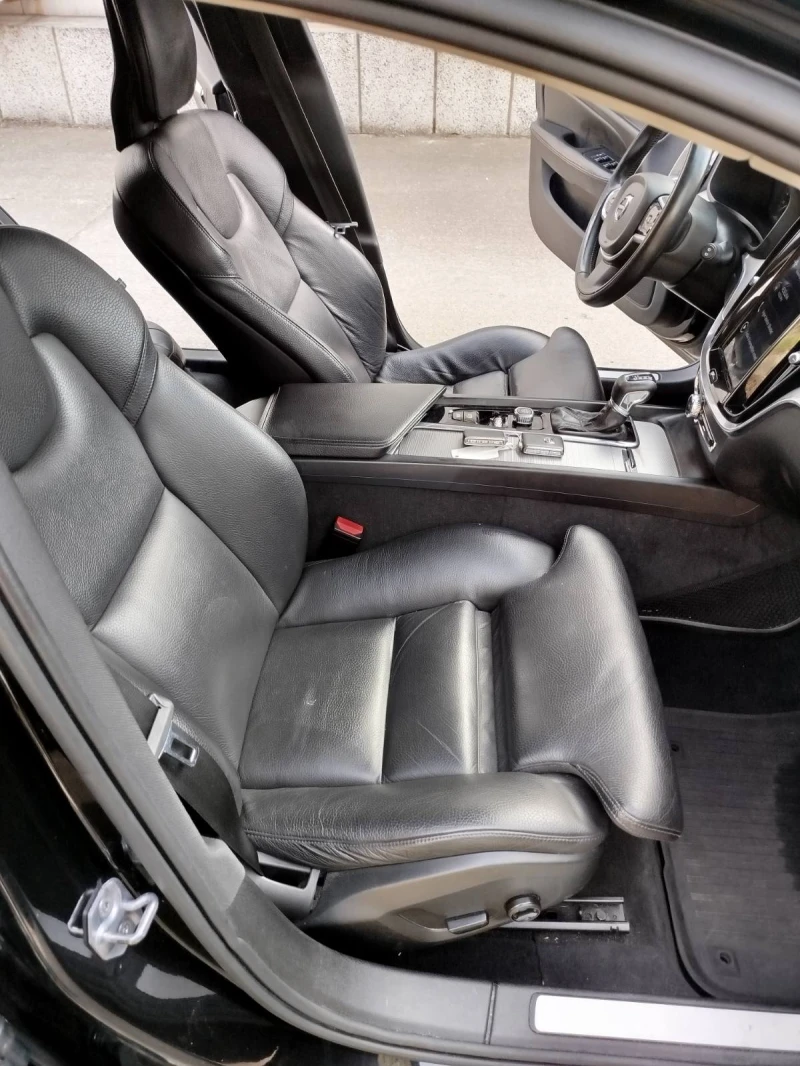 Volvo V60 D4 4x4, снимка 5 - Автомобили и джипове - 52418693