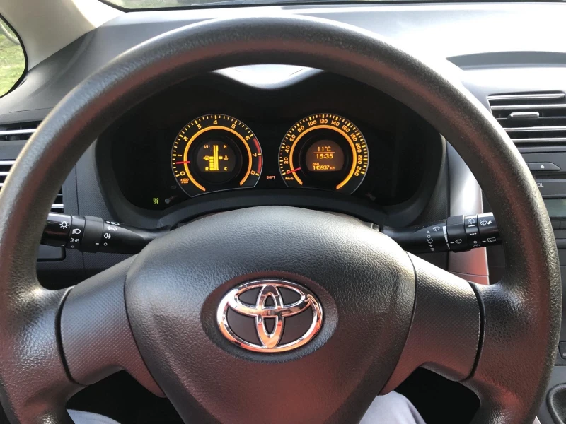 Toyota Auris, снимка 3 - Автомобили и джипове - 52530335