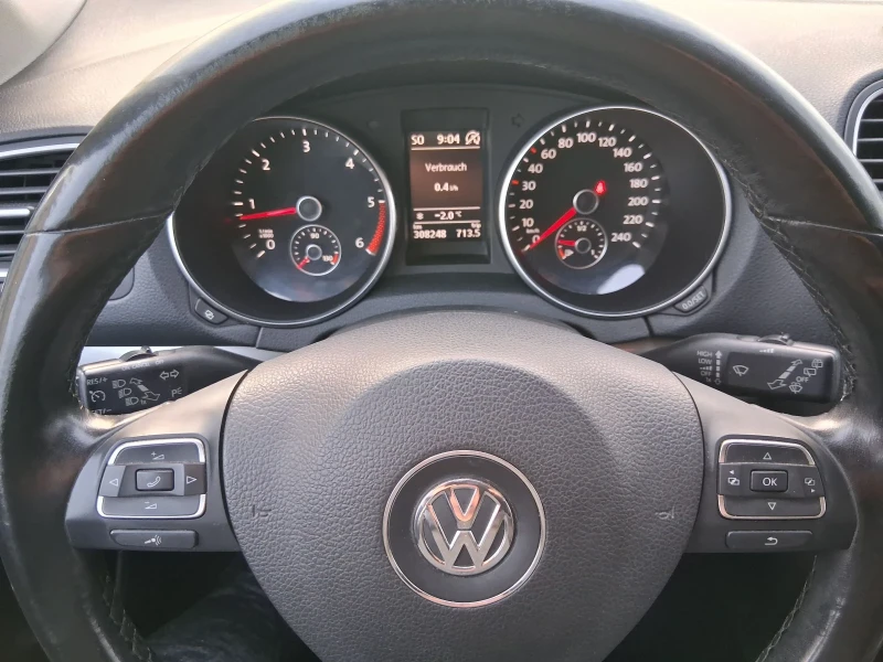 VW Golf 1.6тди 105коня мулти волан , снимка 8 - Автомобили и джипове - 52851534