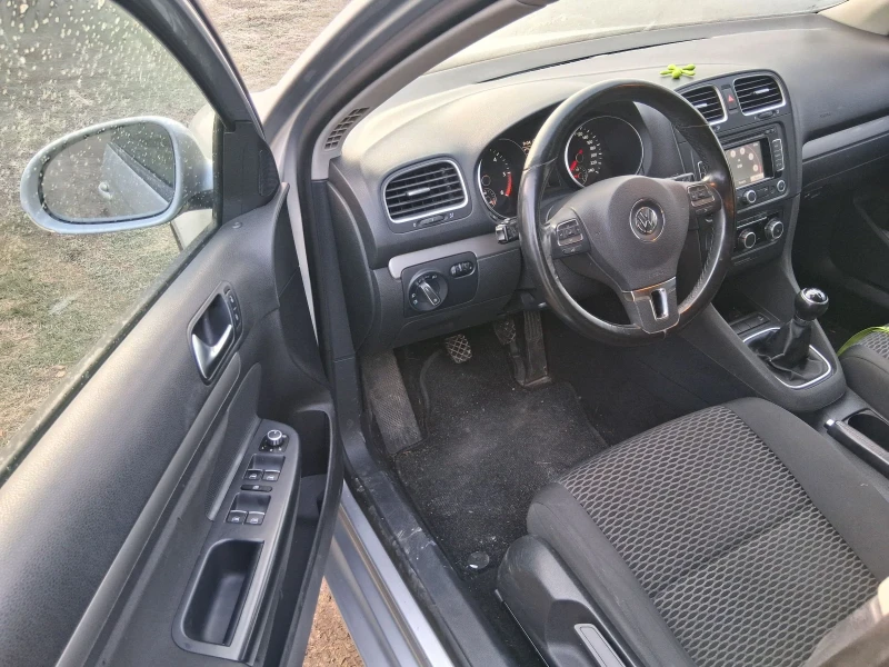 VW Golf 1.6тди 105коня мулти волан , снимка 5 - Автомобили и джипове - 52851534