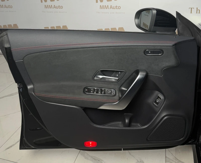 Mercedes-Benz CLA 220 4Matic* AMG* Camera, снимка 6 - Автомобили и джипове - 53558624