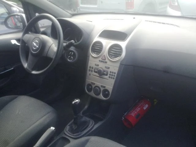 Opel Corsa 1.2i / 1.3 CDTi, снимка 15 - Автомобили и джипове - 24526121