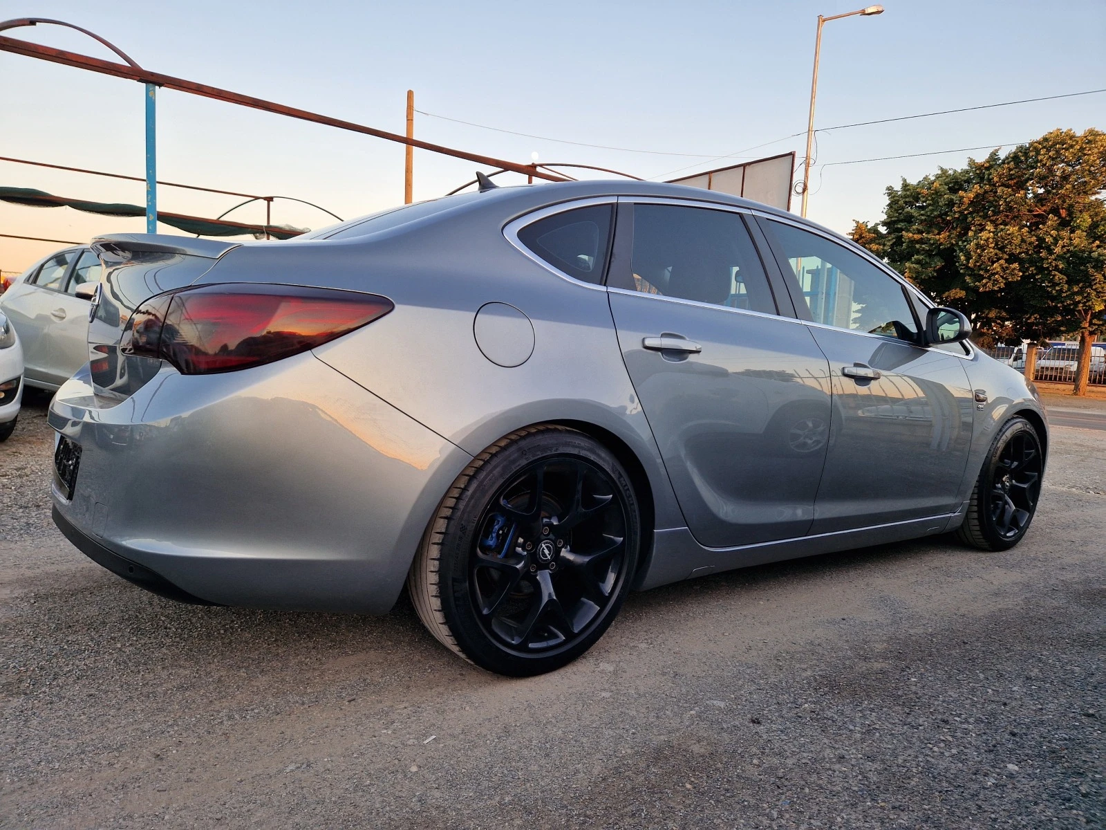 Opel Astra 1.4T OPC Line - изображение 3