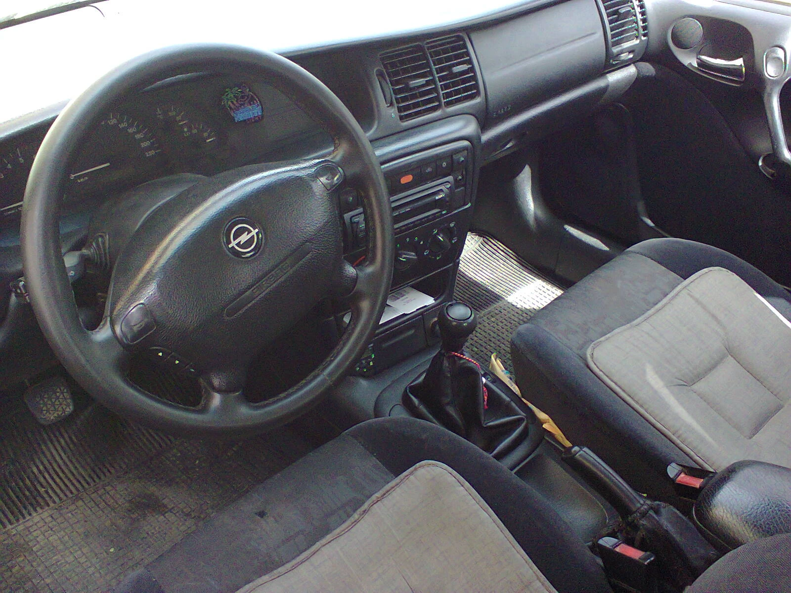 Opel Vectra 2.0 TD - 82 коня КЛИМАТИК - изображение 10