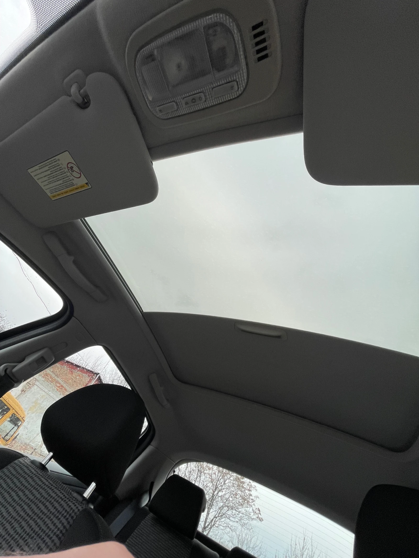 Peugeot 207 1.6  64 000км!!!!PANORAMA - изображение 9