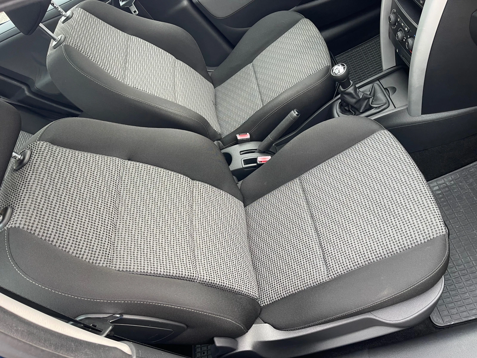 Peugeot 207 1.6  64 000км!!!!PANORAMA | Mobile.bg — изображение 14