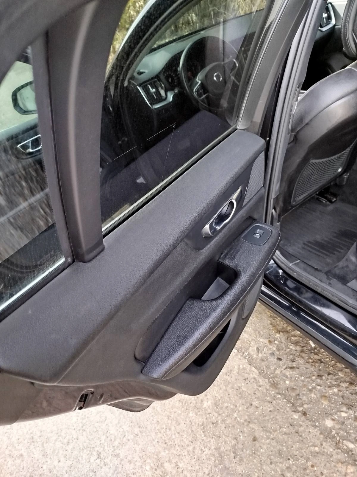 Volvo V60 D4 4x4 - изображение 9