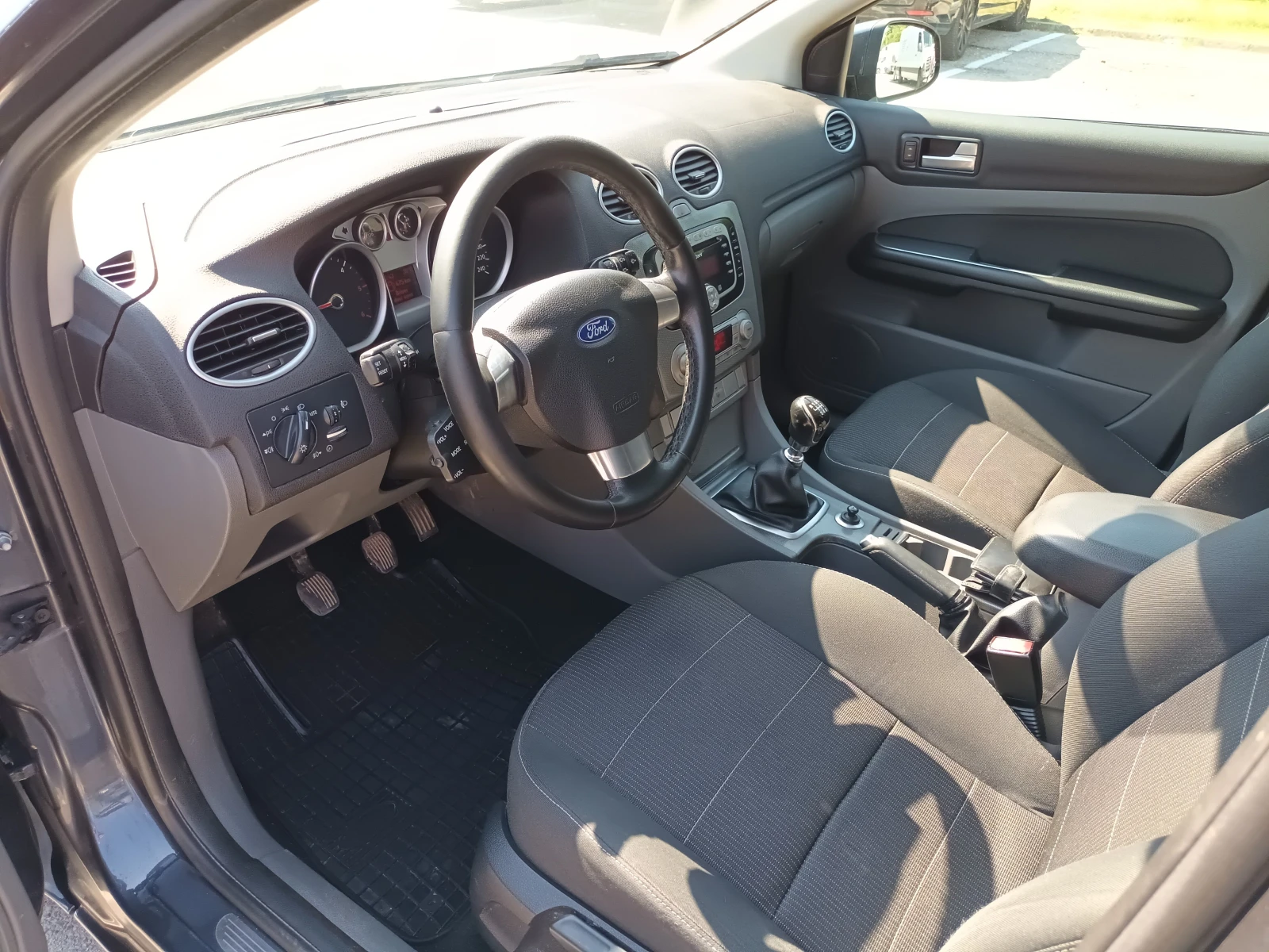 Ford Focus 2.0TDCi/FACELIFT - изображение 6