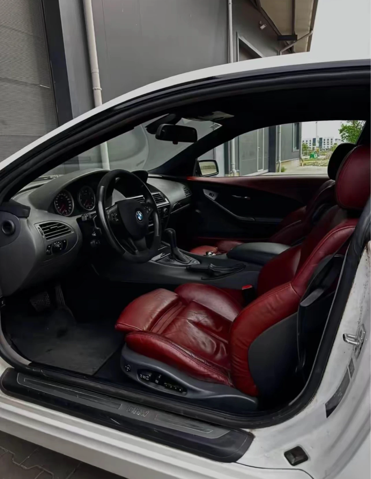 BMW 645 (ВИДЕО)  * NAVI* * ПАНОРАМА* * РЕКАРО* * ПОДГРЕВ* , снимка 5 - Автомобили и джипове - 53898018