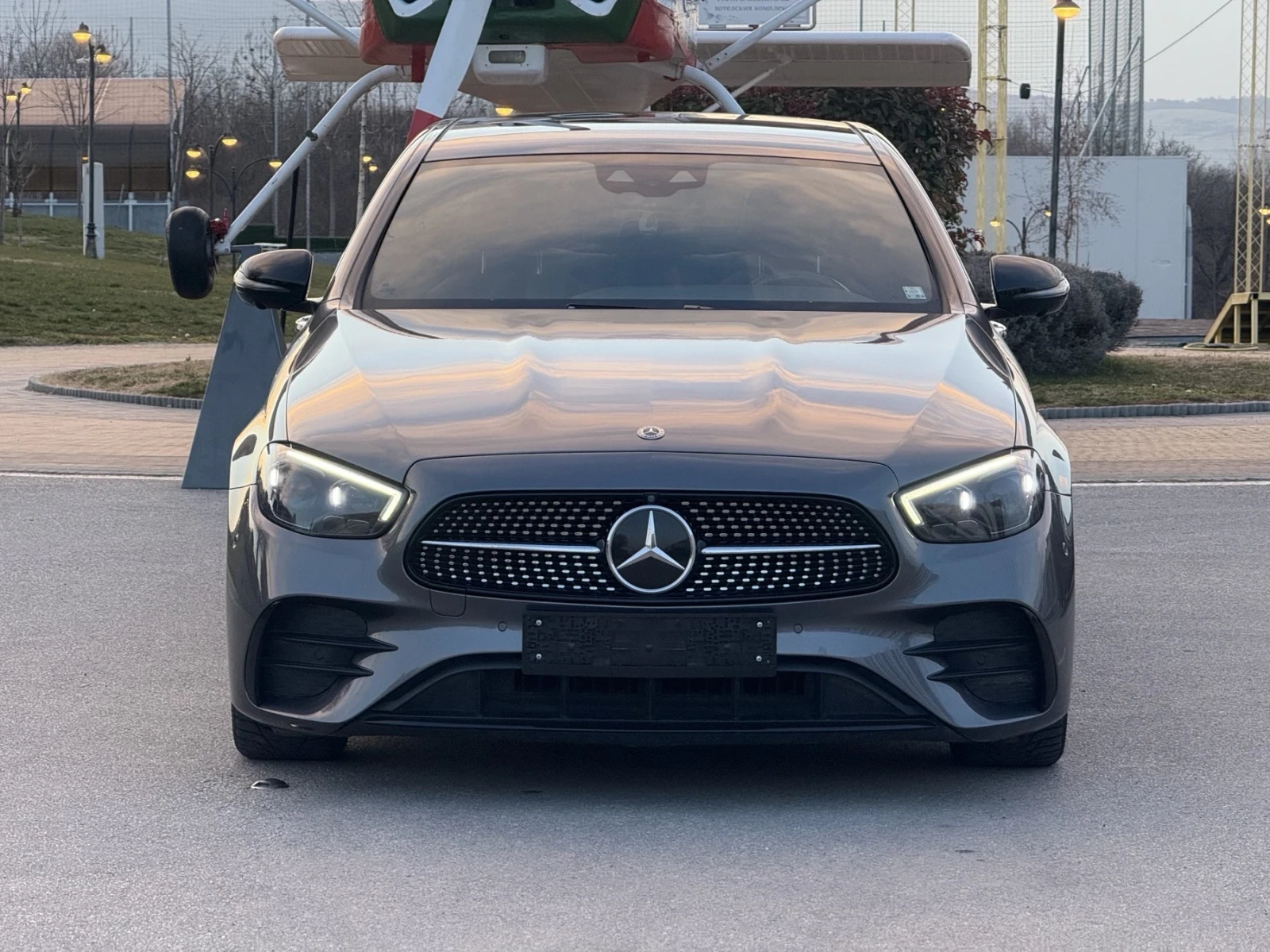 Mercedes-Benz E 220 AMG LINE , снимка 2 - Автомобили и джипове - 54084328