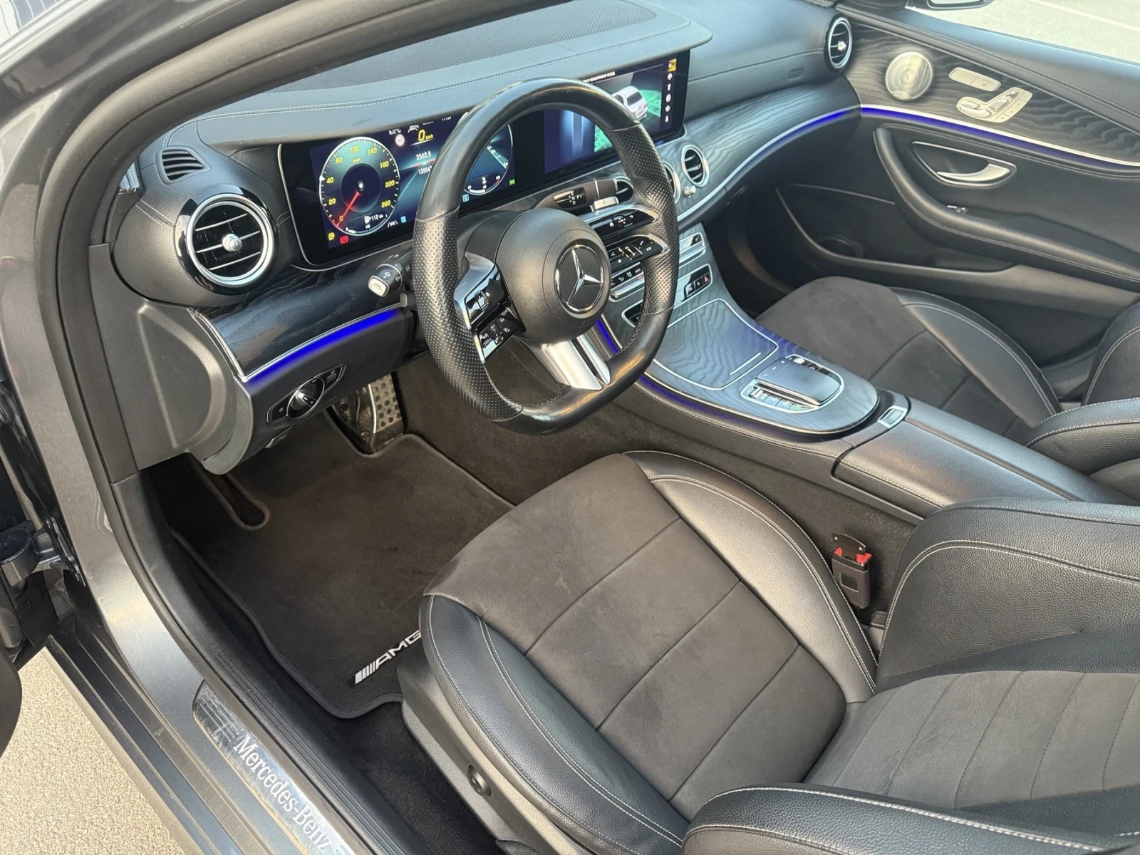 Mercedes-Benz E 220 AMG LINE , снимка 9 - Автомобили и джипове - 54084328