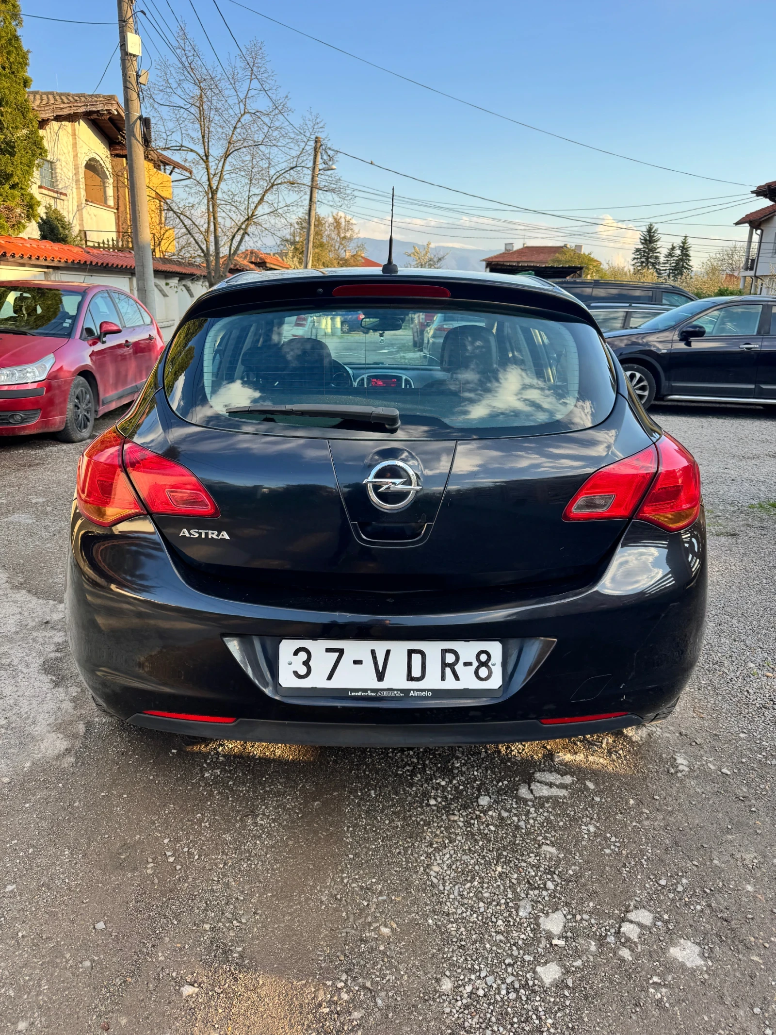 Opel Astra 1.6i Euro5A, снимка 5 - Автомобили и джипове - 54242196