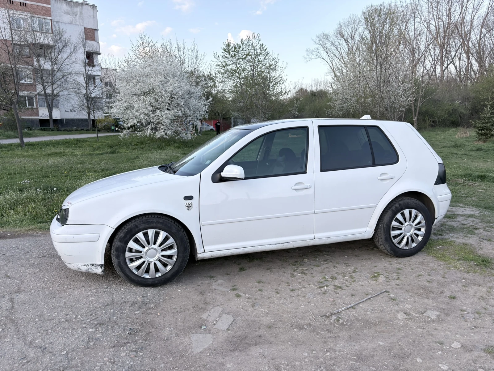 VW Golf 1.9, снимка 3 - Автомобили и джипове - 54245950