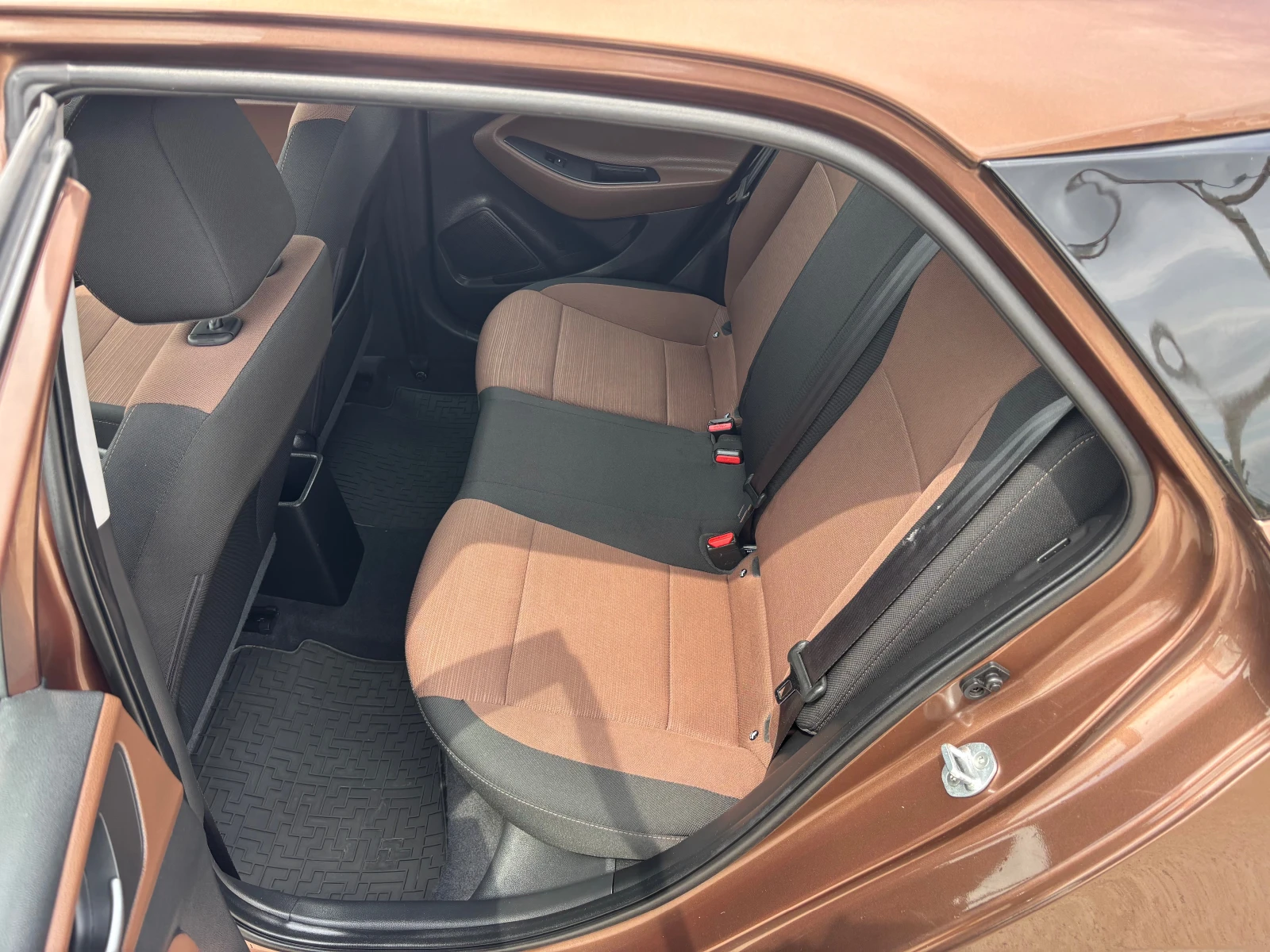 Hyundai I20 EURO-6/Led, снимка 6 - Автомобили и джипове - 54767616