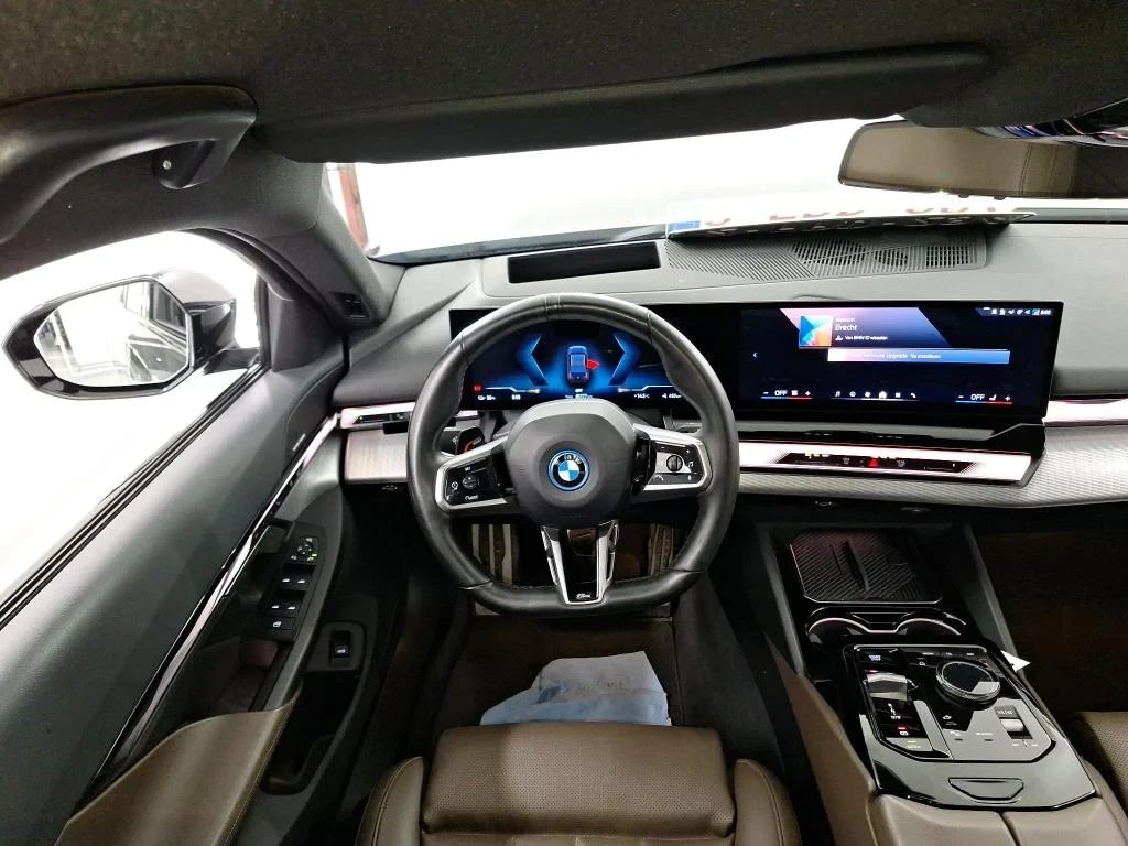 BMW i5 eDRIVE40 M-Sport, Shadow Line Head Up Memory, снимка 4 - Автомобили и джипове - 54916449