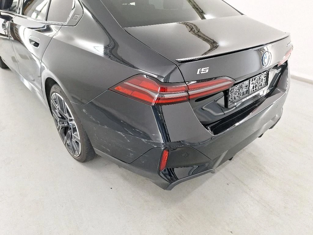 BMW i5 eDRIVE40 M-Sport, Shadow Line Head Up Memory, снимка 11 - Автомобили и джипове - 54916449