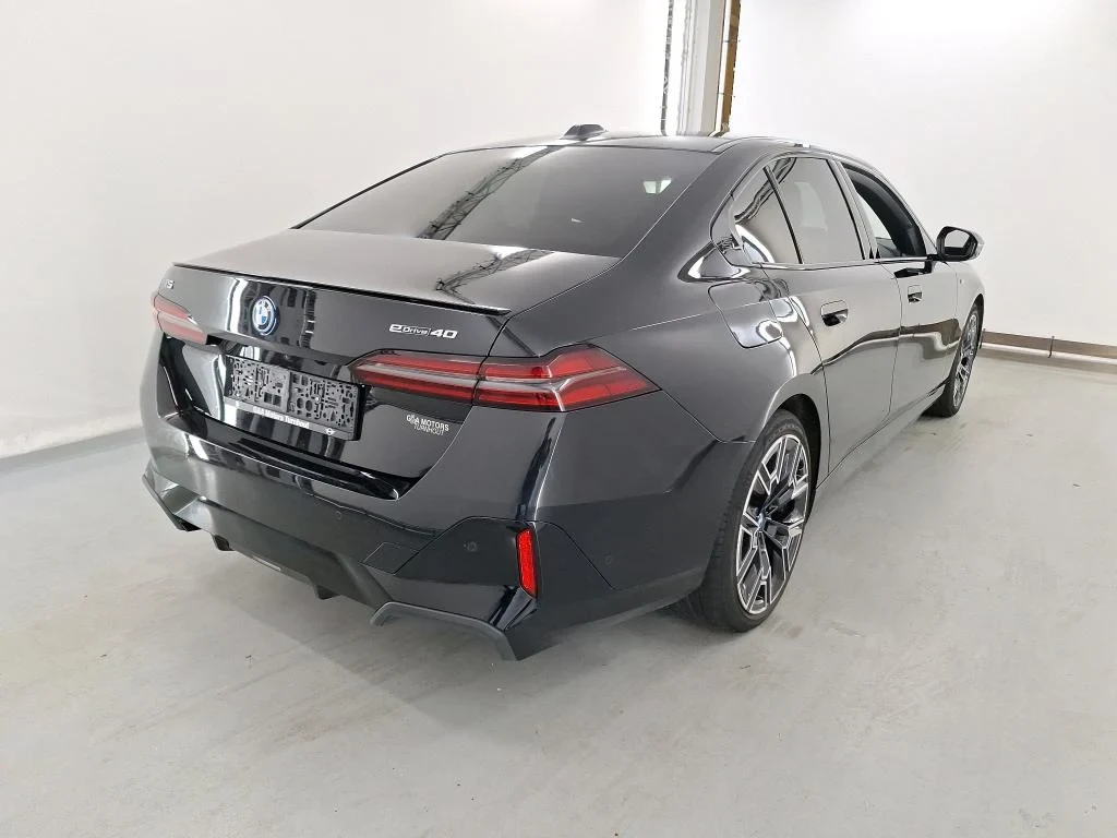 BMW i5 eDRIVE40 M-Sport, Shadow Line Head Up Memory, снимка 5 - Автомобили и джипове - 54916449