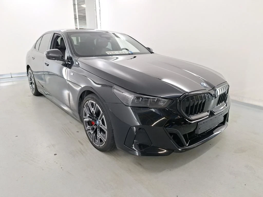 BMW i5 eDRIVE40 M-Sport, Shadow Line Head Up Memory, снимка 3 - Автомобили и джипове - 54916449