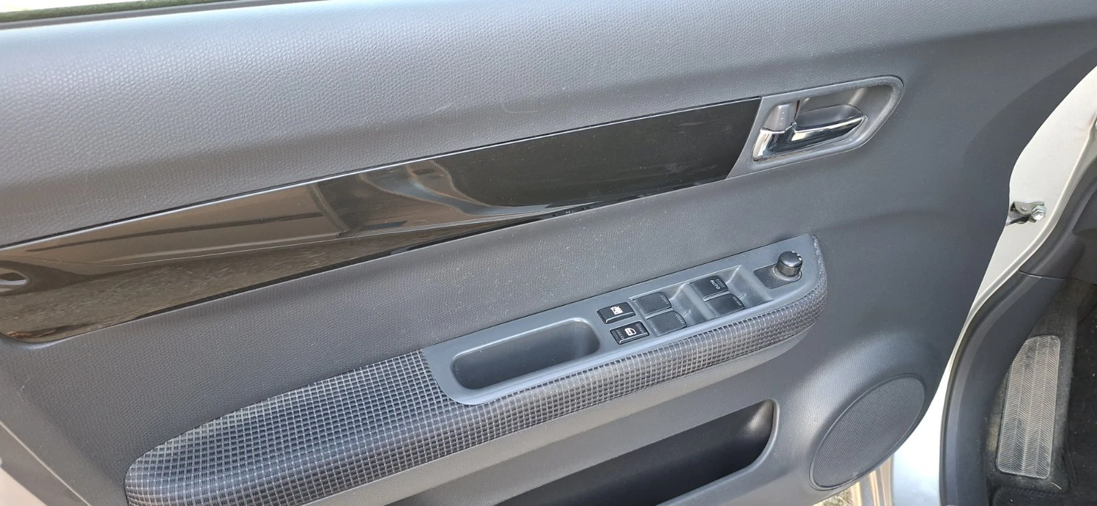 Suzuki Swift, снимка 14 - Автомобили и джипове - 56211231