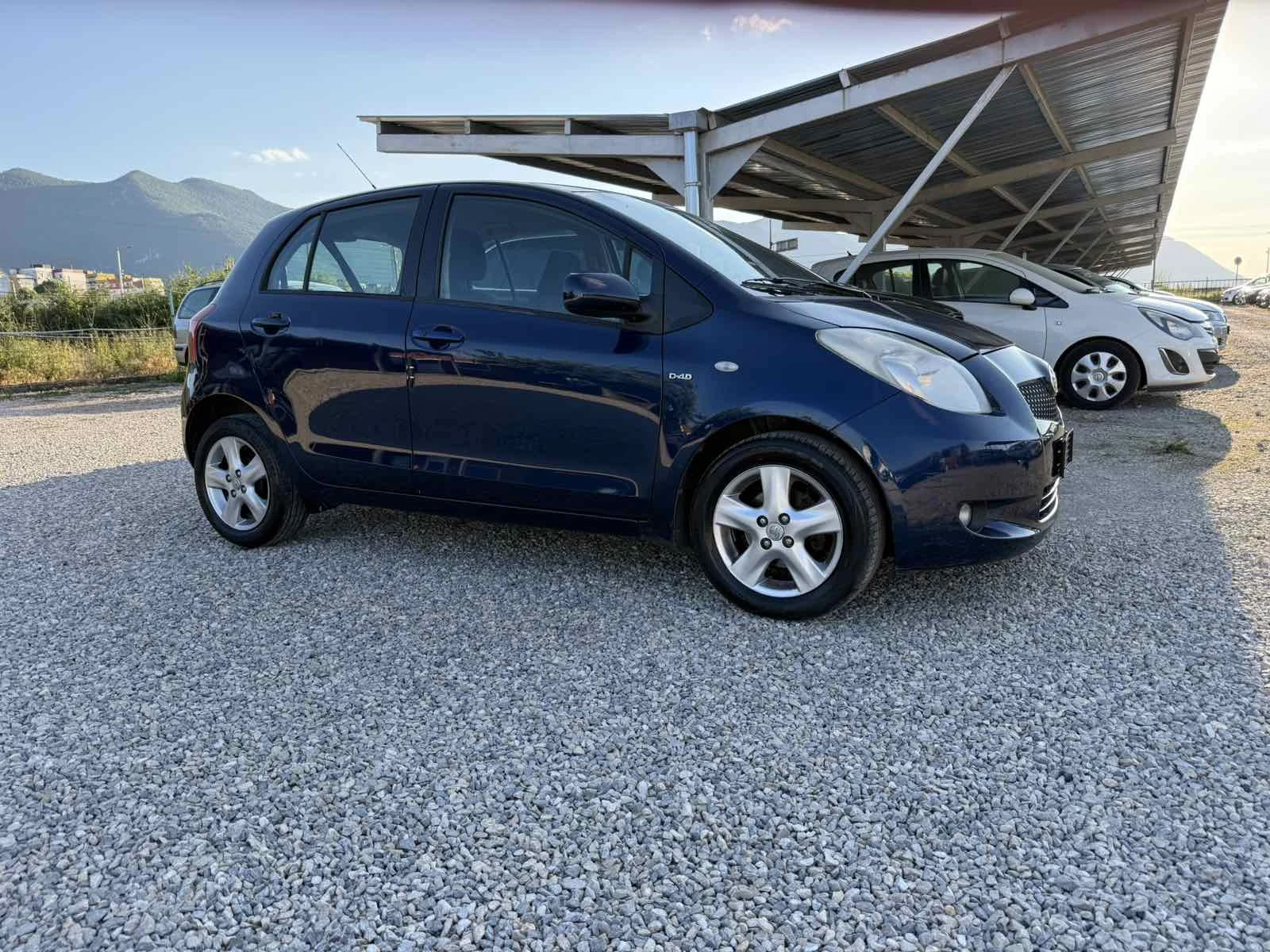 Toyota Yaris 1.4D-4D AVTOMAT 90kc, снимка 4 - Автомобили и джипове - 55260531