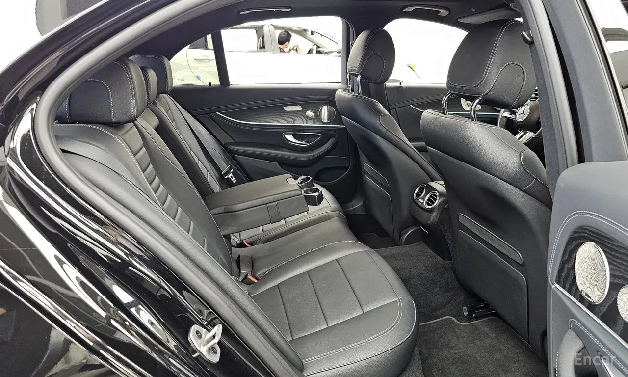 Mercedes-Benz E 220 AMG ПАКЕТ, снимка 7 - Автомобили и джипове - 55429864