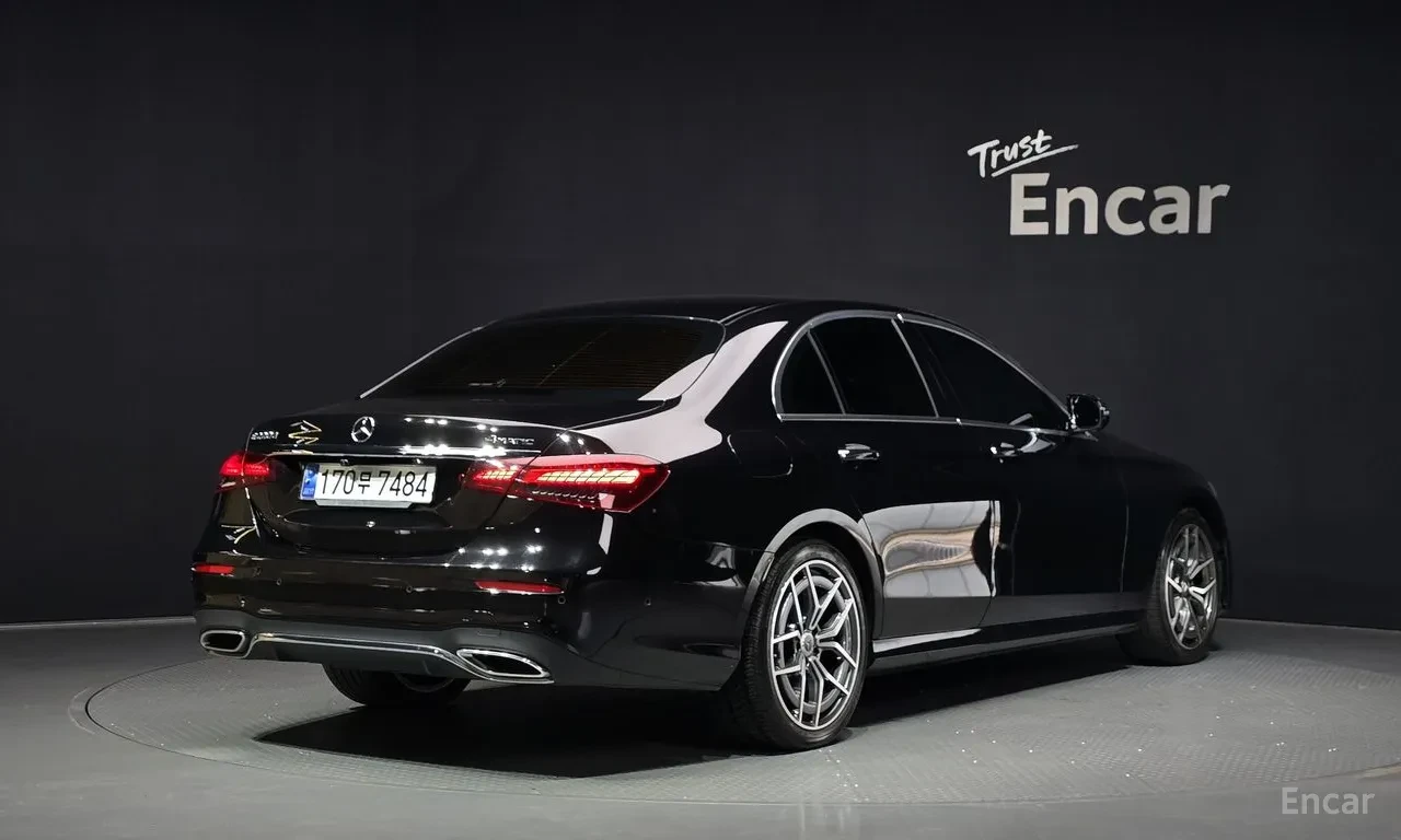 Mercedes-Benz E 220 AMG ПАКЕТ, снимка 3 - Автомобили и джипове - 55429864