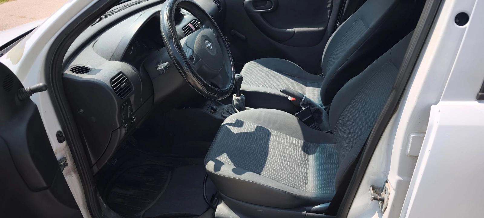 Opel Corsa 1.2, снимка 6 - Автомобили и джипове - 55607316