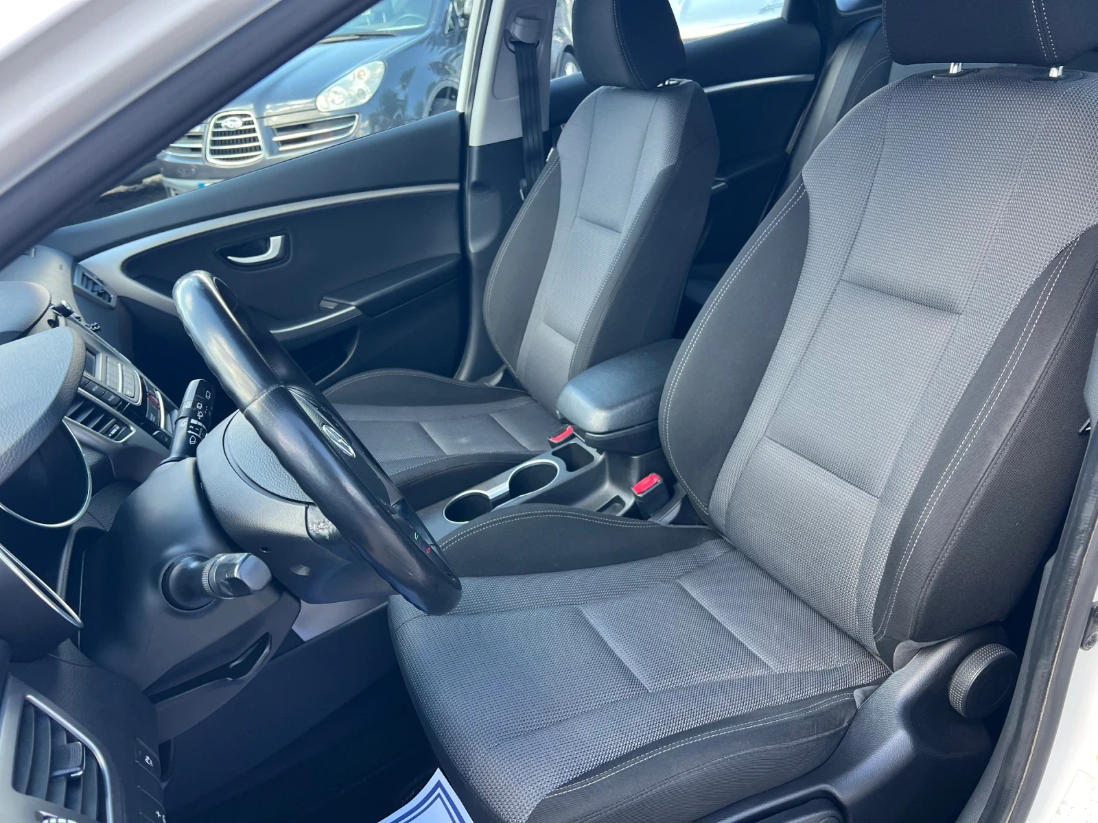 Hyundai I30 1.6 GDI* ШВЕЙЦАРИЯ* ТОП* , снимка 14 - Автомобили и джипове - 55950971