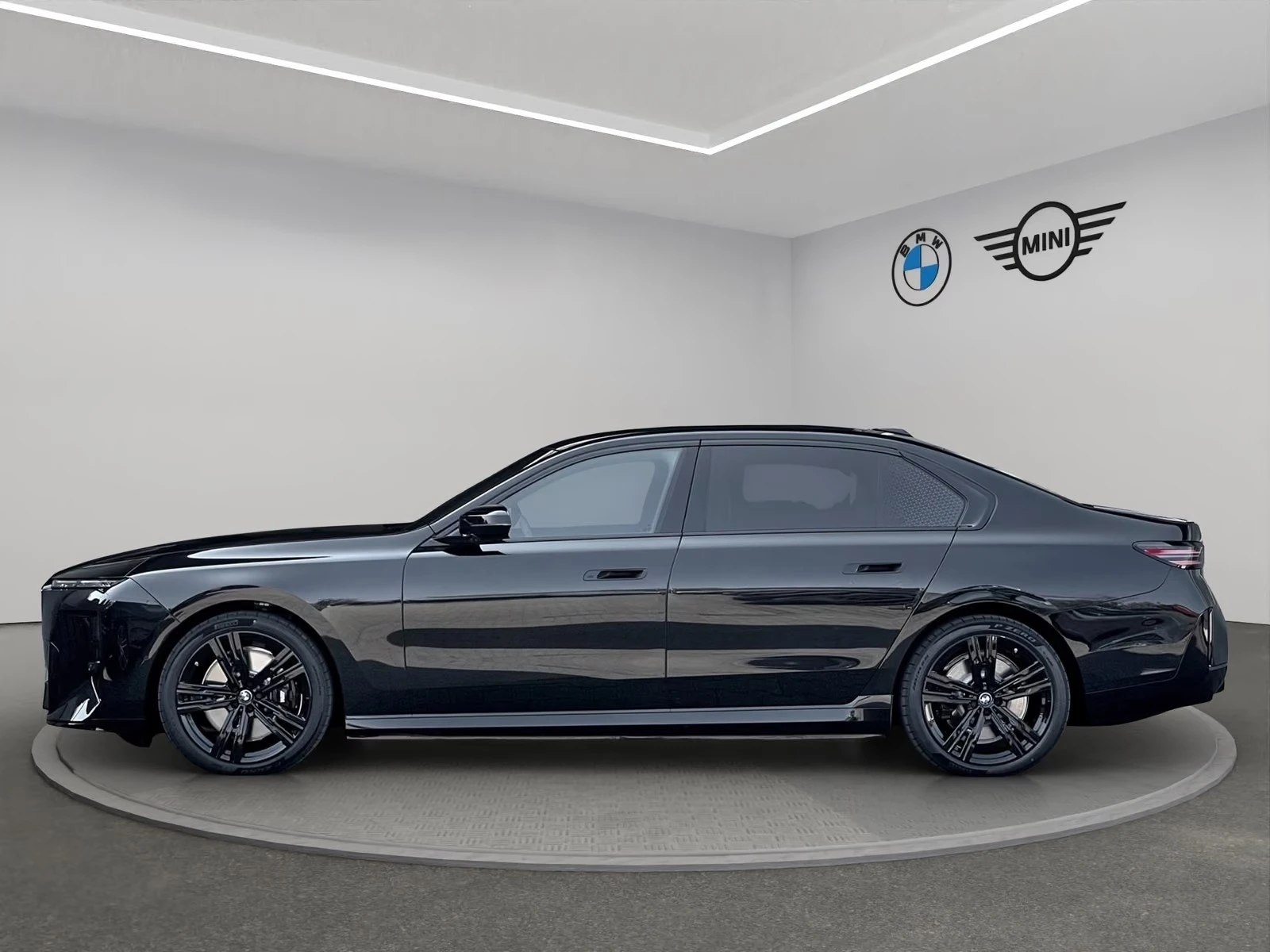 BMW i7 xDrive60/FACE/SKY/M PRO/360/HUD/B&W/GLOW/SHADOW/TV | Mobile.bg � ����������� 2