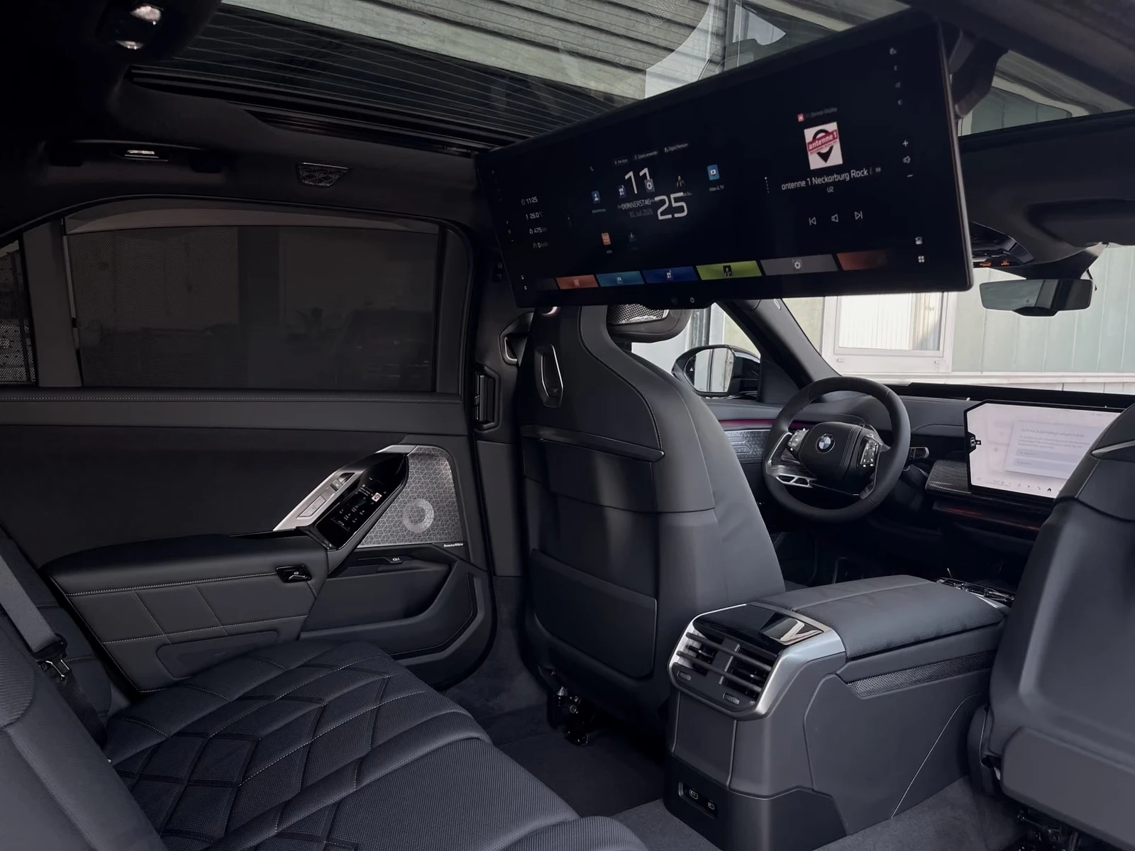BMW i7 xDrive60/FACE/SKY/M PRO/360/HUD/B&W/GLOW/SHADOW/TV | Mobile.bg � ����������� 13
