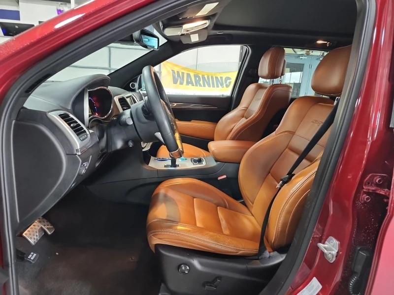 Jeep Grand cherokee SRT * * CARFAX * * АВТО КРЕДИТ * * , снимка 5 - Автомобили и джипове - 52361880