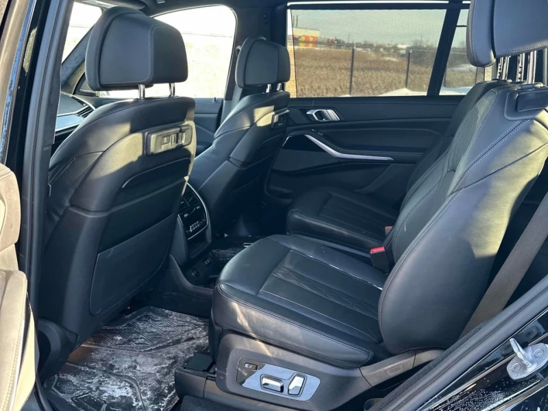 BMW X7 M-pkg* Shadow-line* Massage* Distronic* 360View* В, снимка 15 - Автомобили и джипове - 53259797