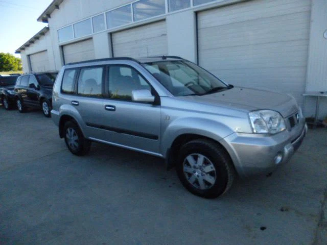 Nissan X-trail 2.2dci NAVI,UNIKAT, снимка 12 - Автомобили и джипове - 18332559