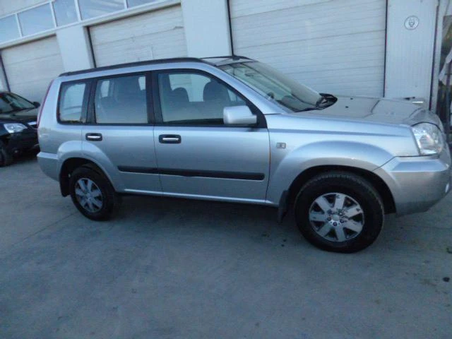 Nissan X-trail 2.2dci NAVI,UNIKAT, снимка 13 - Автомобили и джипове - 18332559