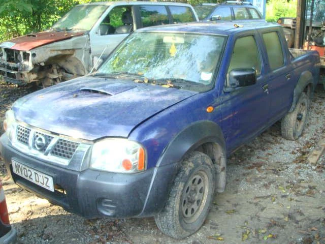 Nissan Navara 2.5TDi, снимка 1 - Автомобили и джипове - 46834069