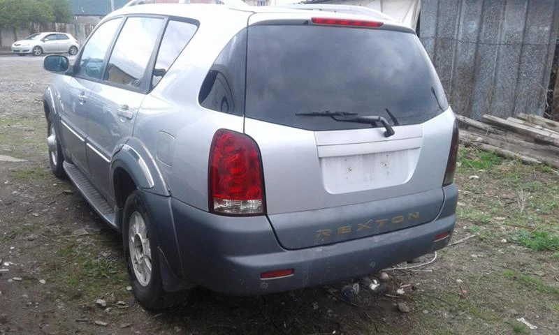 SsangYong Rexton 2.7hdi/на части, снимка 4 - Автомобили и джипове - 25066048